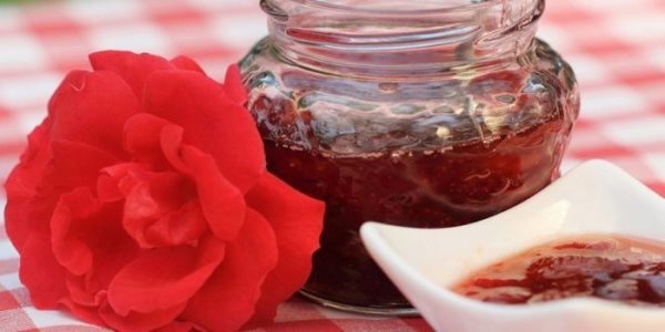 Варенье из лепестков роз с медом